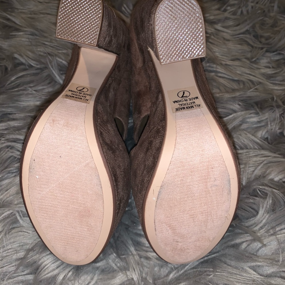 Taupe heels - Picture 3 of 3